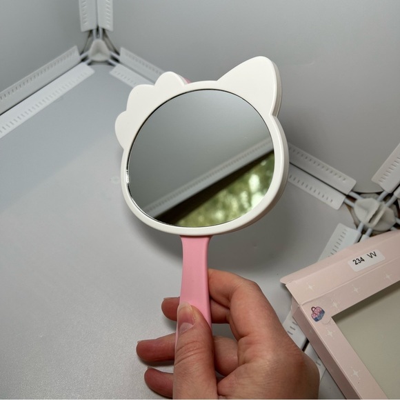 Hello Kitty Make Up Mirror Comb Pink White Gift Birthday - Picture 4 of 9